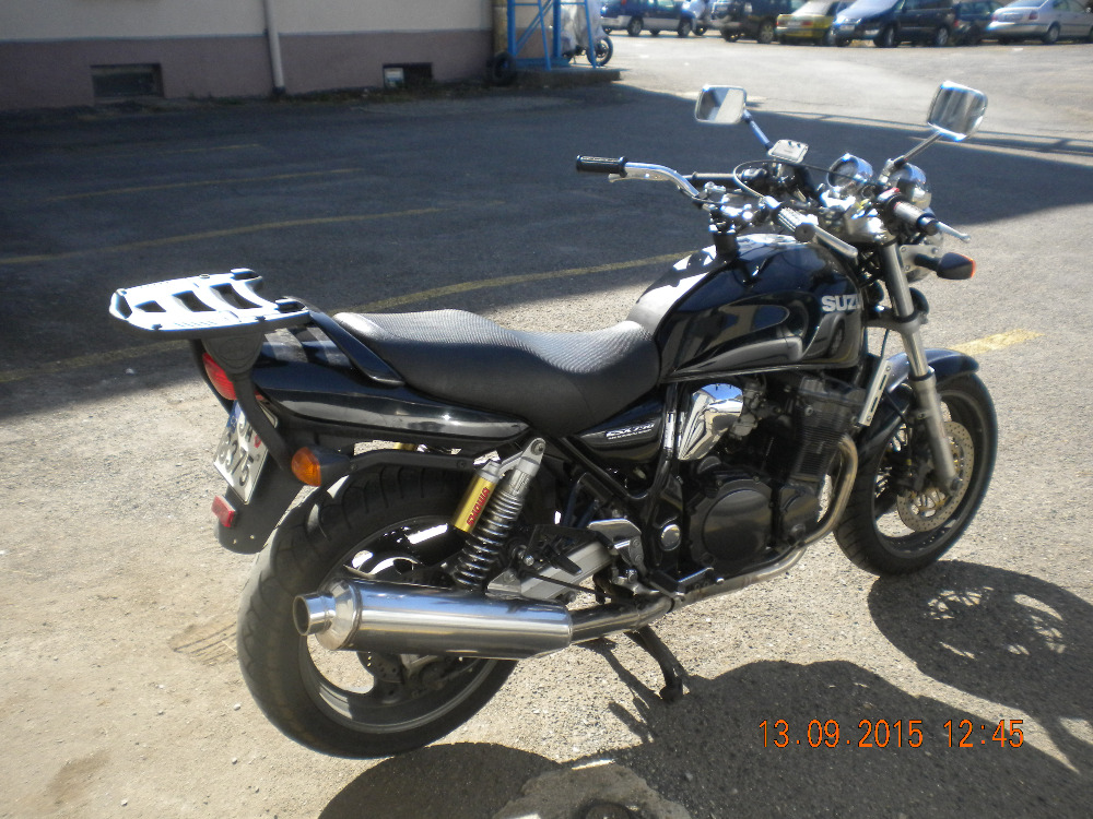 Suzuki GSR 750 z autoparku Autoškoly Herm